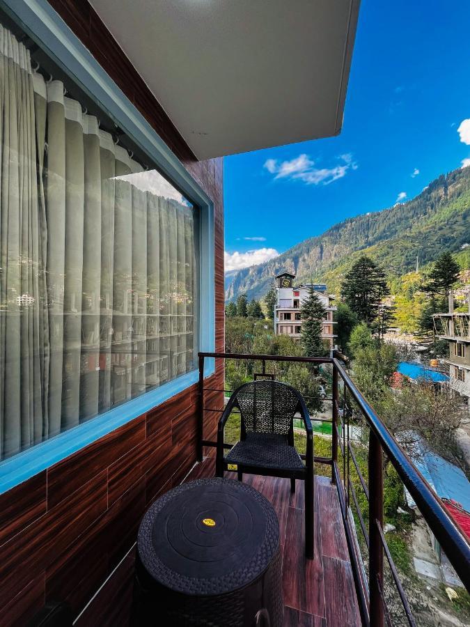 Apple Flower With Balcony And Mountain View Manāli Eksteriør billede